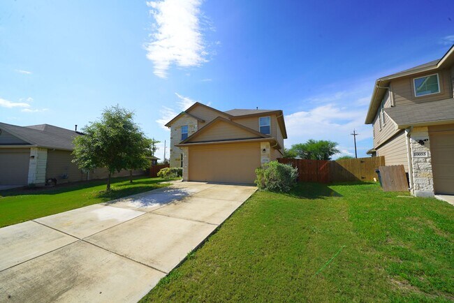 Building Photo - Gorgeous Selma Living with a Inground Pool! Realtor Commission: $625