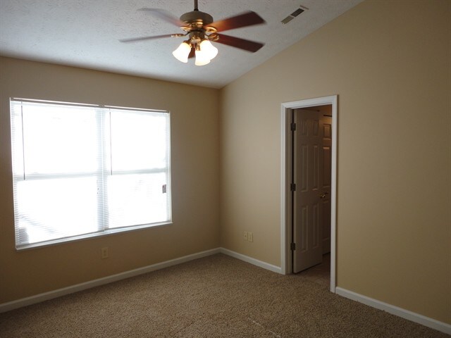 Building Photo - 5232 Lake Manor Dr