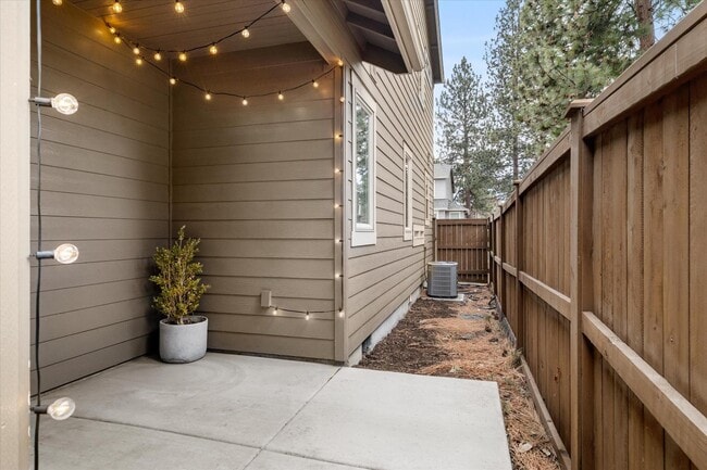 Building Photo - 20909 Sotra Loop