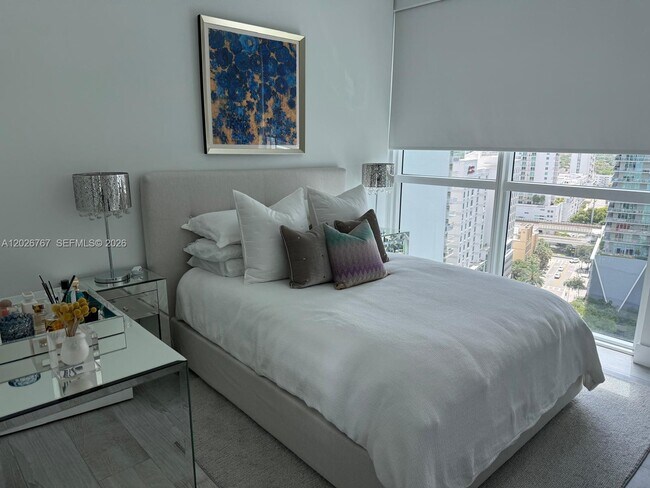 Building Photo - 1080 Brickell Ave