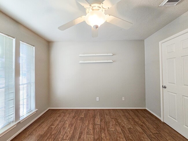 Building Photo - 12230 Cypress Shores Dr