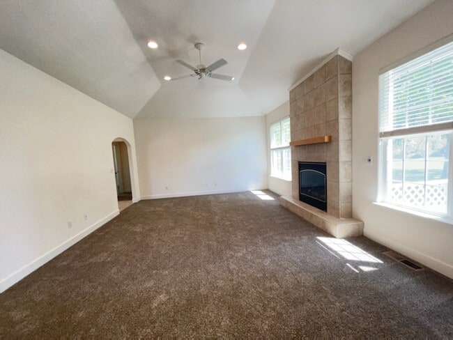 Building Photo - 11155 Ringtail Rd