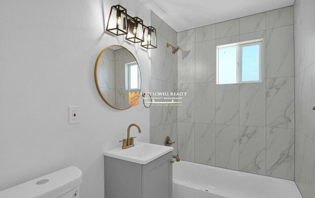 Building Photo - 202 S 2nd St