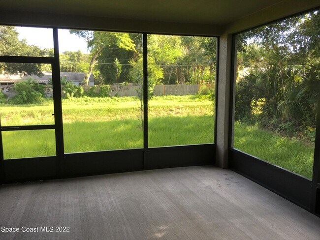 Building Photo - 967 Zambrana St SE