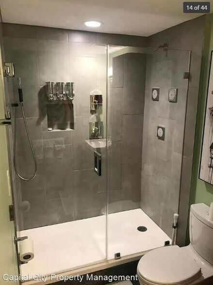 Building Photo - 700 Grand Ave