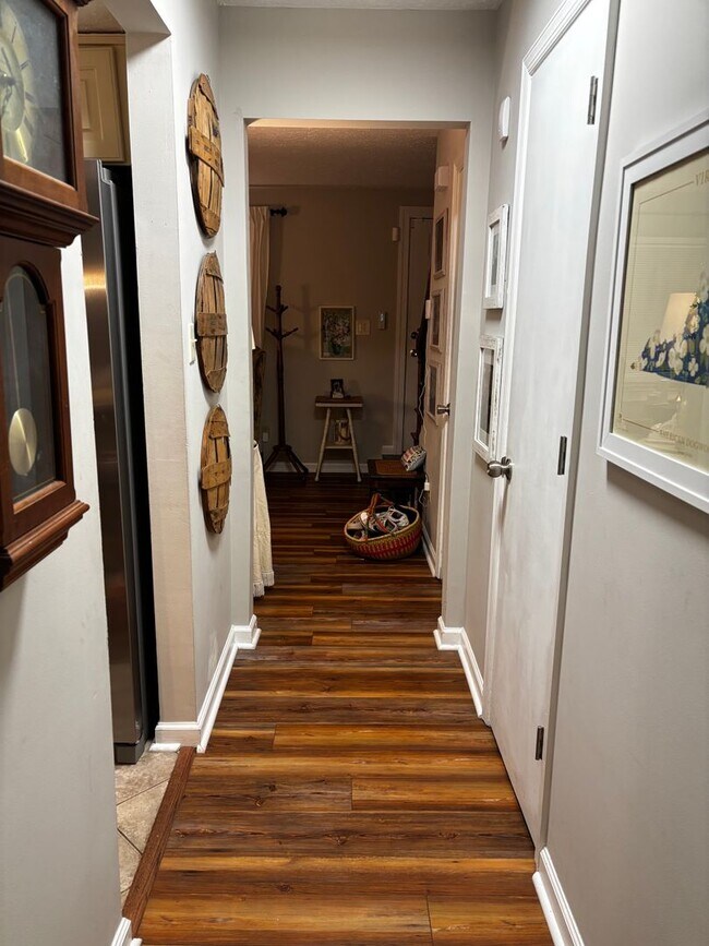 Building Photo - 3 Bedroom || 2.5 Bathroom - Townhome