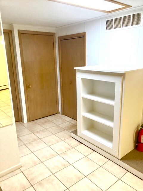 Building Photo - 313 S 21st Ave E