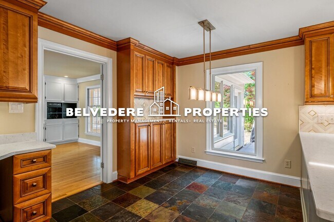 Building Photo - 4 bed in Hamilton Lakes