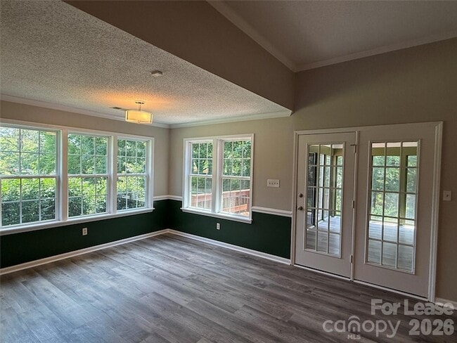 Building Photo - 4370 Fellows Ln