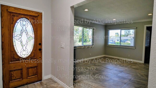 Building Photo - 15068 Mountain Spring St
