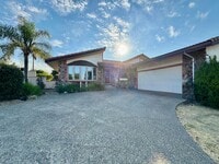 Building Photo - 2555 Westridge Dr