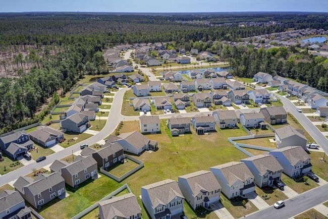 Building Photo - 5700 Redgum Dr