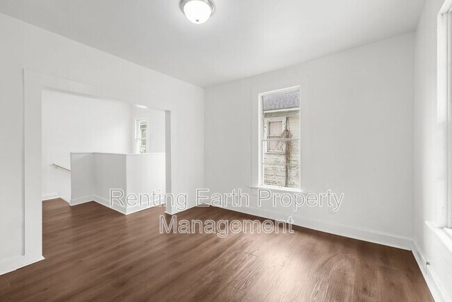 Building Photo - 1563 Martin Ave