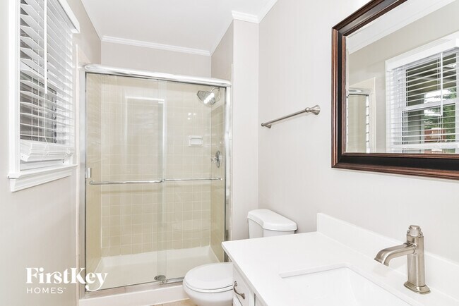 Building Photo - 229 SE Brownfield Dr