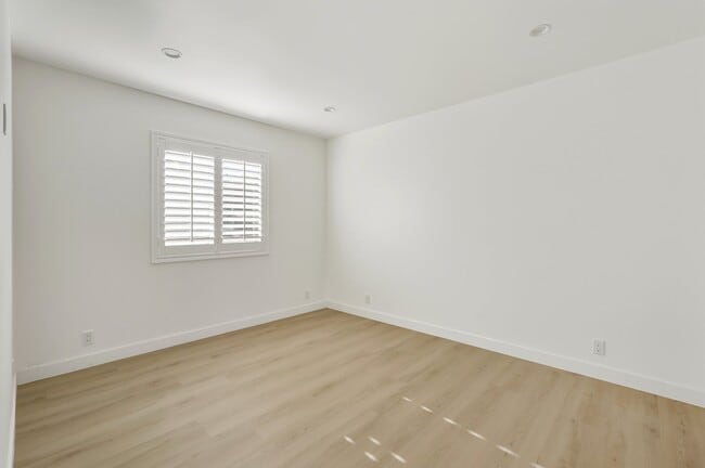 Building Photo - 13050 Terra Bella St