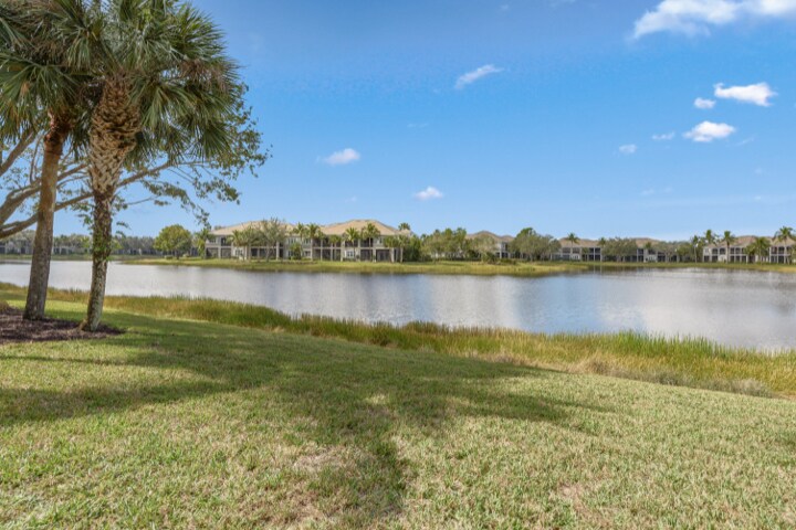 Lake View - 9229 Museo Cir