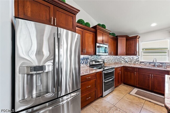 Building Photo - 1250 Silverstrand Dr