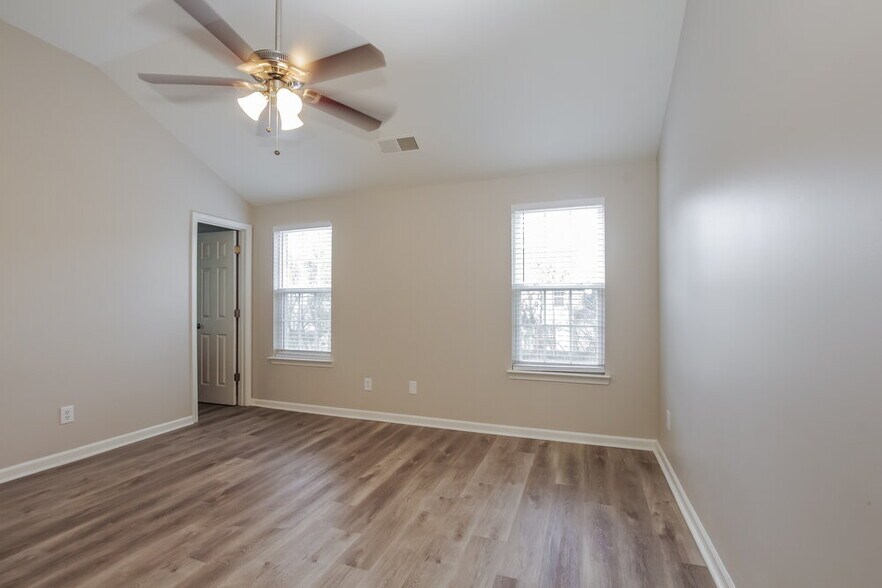 Building Photo - 937 Grass Hollow Ct