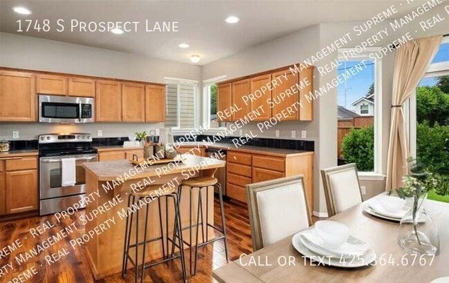Building Photo - 1748 S Prospect Ln