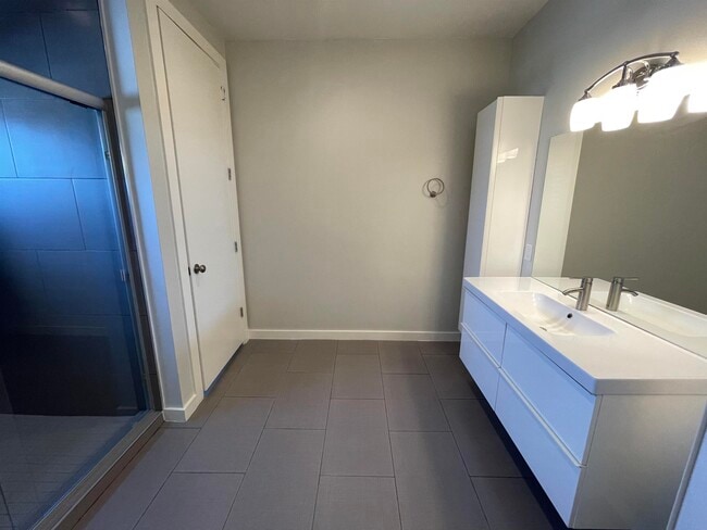 Building Photo - 409 Shiloh Dr