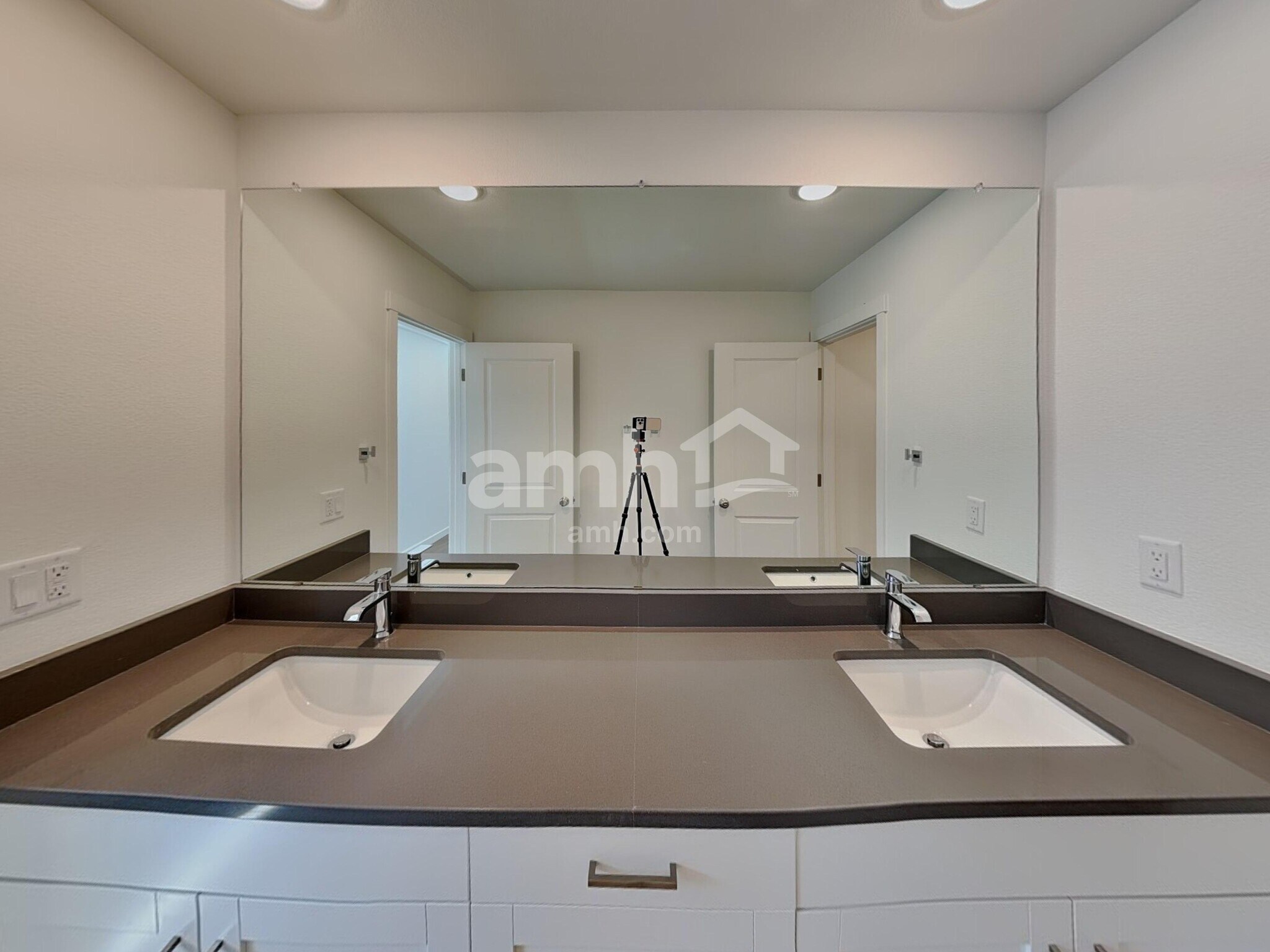 Building Photo - 23532 E 3rd Pl