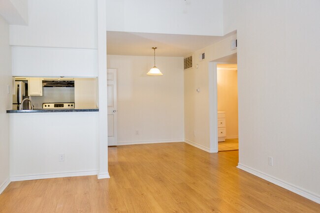 Building Photo - 2120 El Paseo St