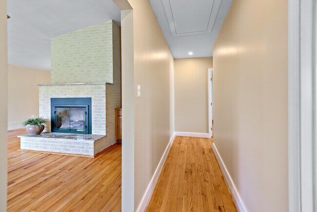 Building Photo - 312 Chalfonte Dr