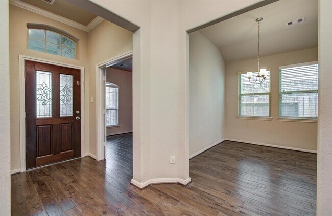 Building Photo - 15618 Whispering Green Dr