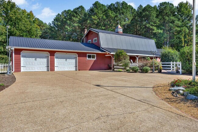 Building Photo - 1058 Pine Log Rd