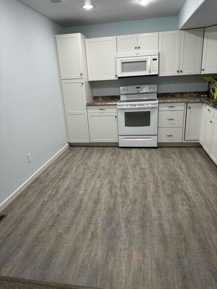 Building Photo - 12718 W Burgundy Pl