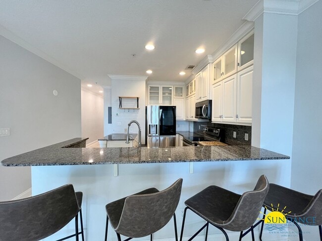 Building Photo - Beautiful Partially Furnished Condo in Downtown Fort Walton Beach!