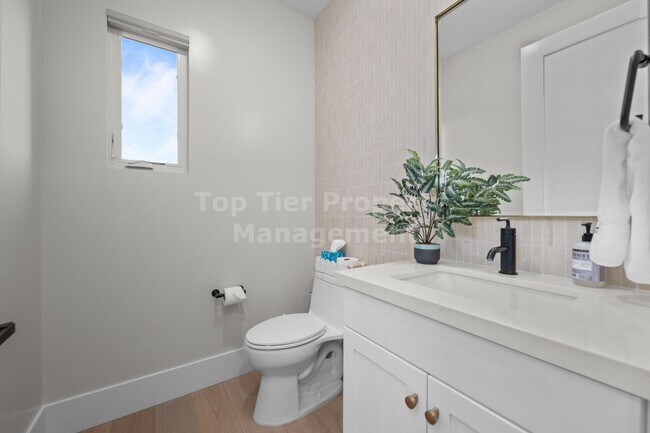 Building Photo - BRAND-NEW, FULLY-FURNISHED Luxury 3 bd / 3 ba Townhome in Coastal Carlsbad