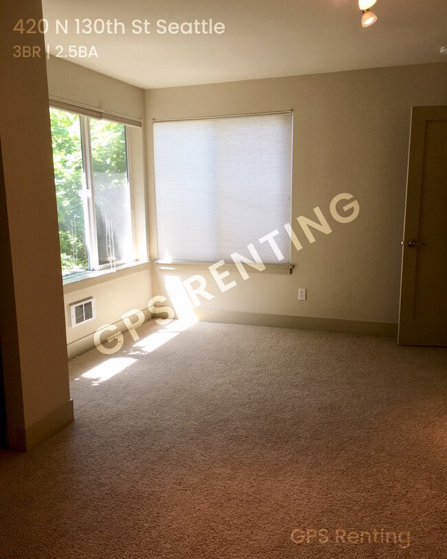 Building Photo - 420 N 130th St