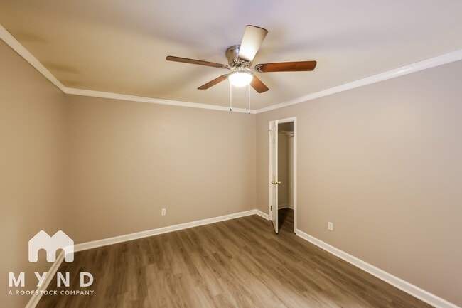 Building Photo - 5827 Dewey Heights Rd