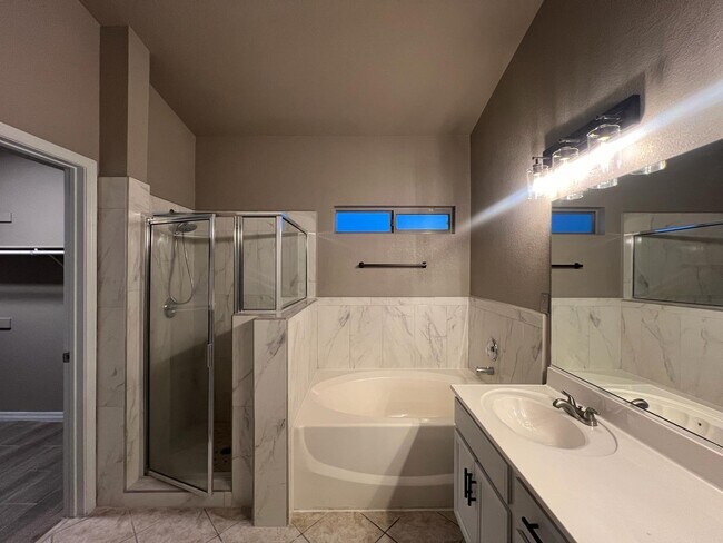 Building Photo - 13742 Paseo Verde Dr