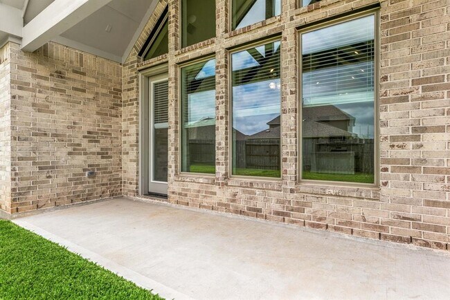 Building Photo - 801 Laguna Grn Ln