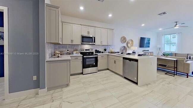 Primary Photo - 163 SW 171st Ave