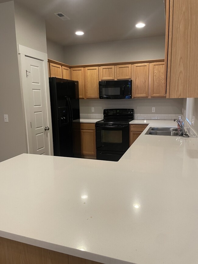 Building Photo - 447 N Baxter Way