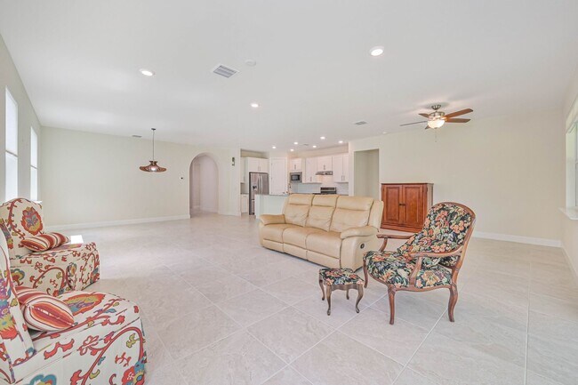 Building Photo - NOW AVAILABLE - 2/2 Plus Den Single Family Home in the Heart of Estero!