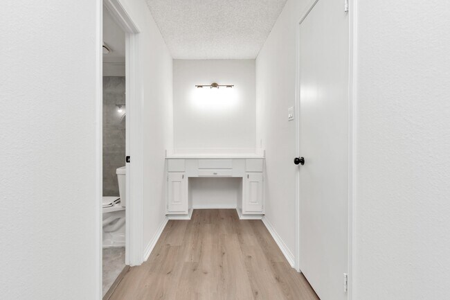 Building Photo - 1365 Country Pl Dr