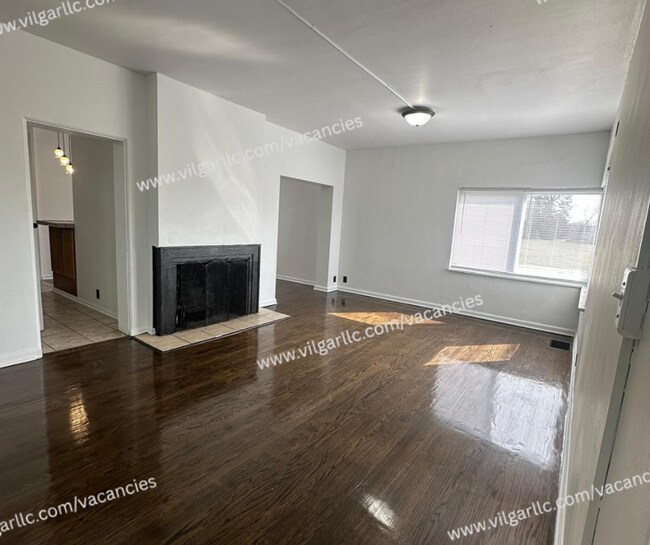 Building Photo - Newly Renovated 4 Bedroom • 2- Bathroom 3 story Home