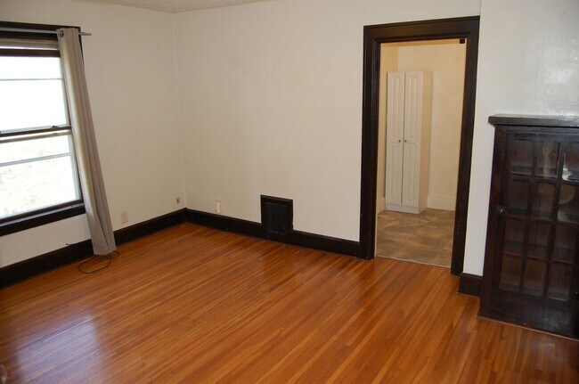 Building Photo - 1345 B St