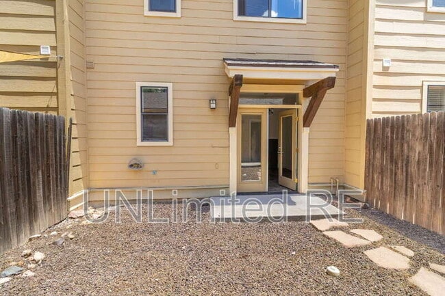 Building Photo - 1324 E Chubs Way