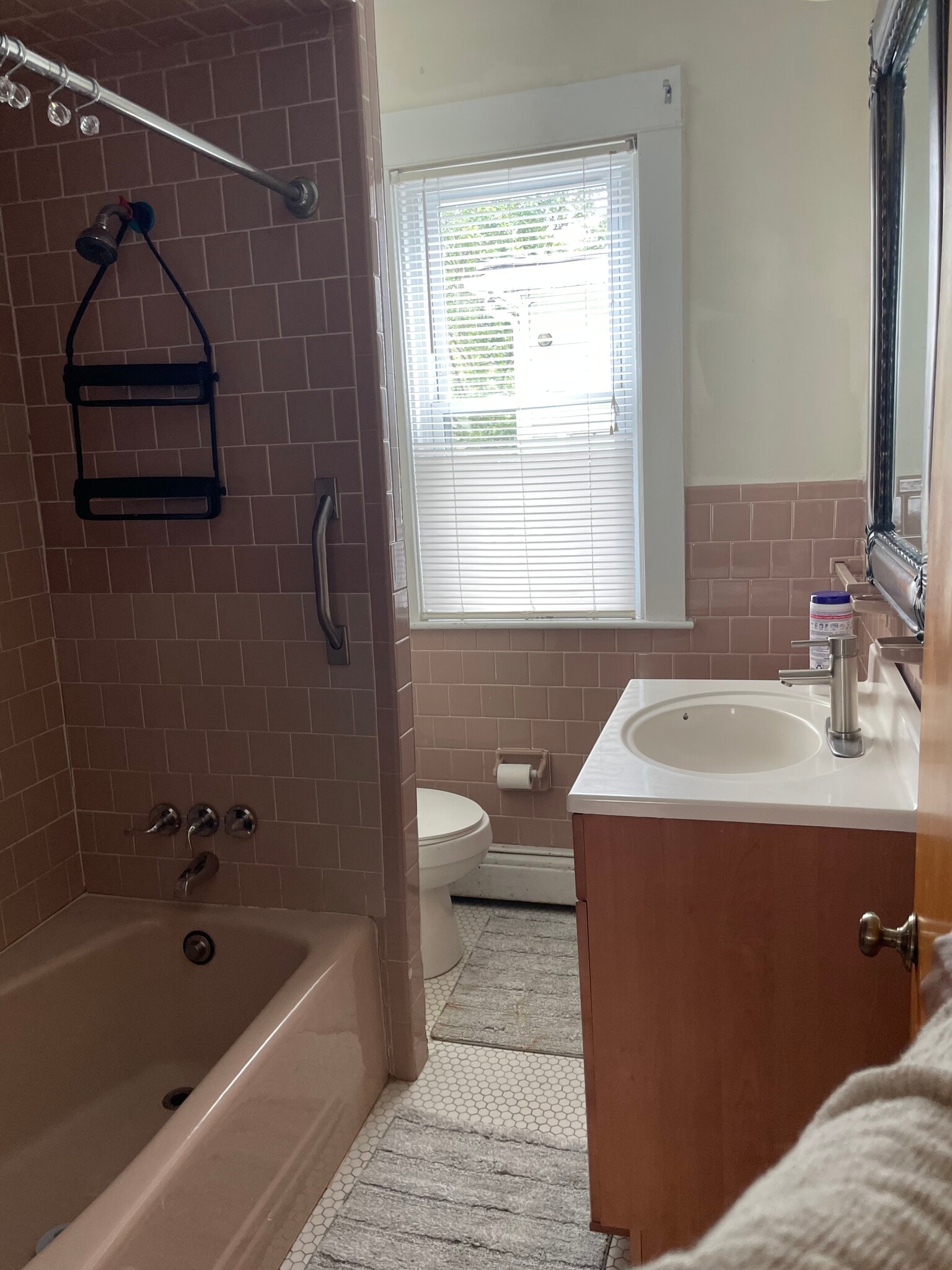 Bathroom - 73 Marion Ave N