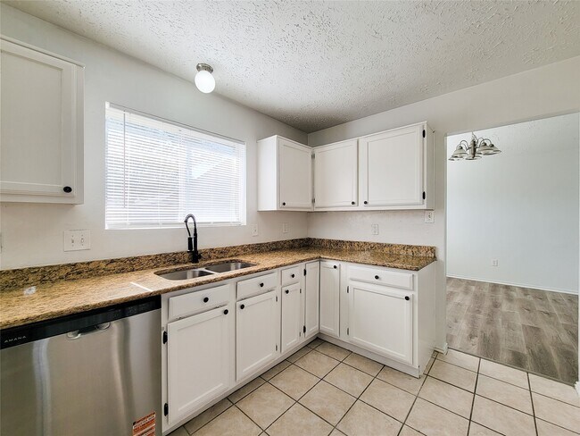 Building Photo - 8514 Opalwood Ct