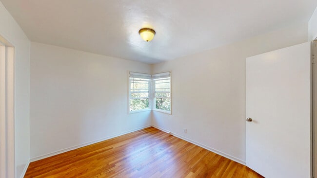 Building Photo - 1315 Lincoln Ave