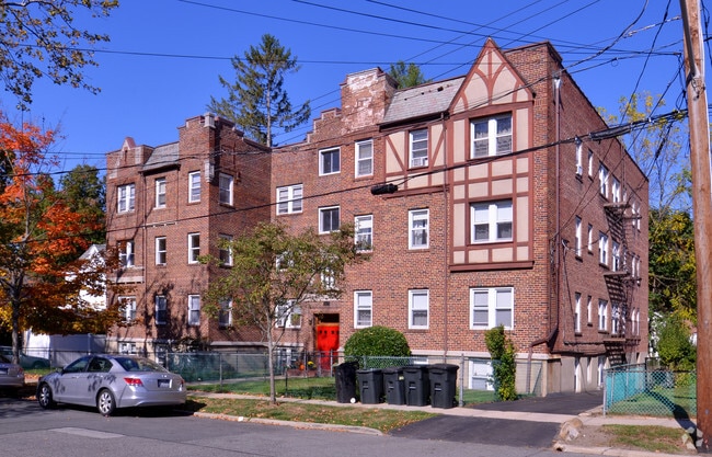 Primary Photo - 34 Merritt Ave
