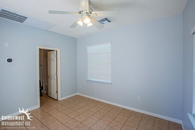 Building Photo - Stylish 5Bdm 4.5Ba Home in Las Vegas.