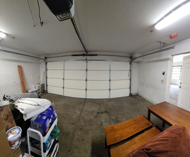 Building Photo - LOCATION-CLOSE PROXIMITY TO POLY CAMPUS