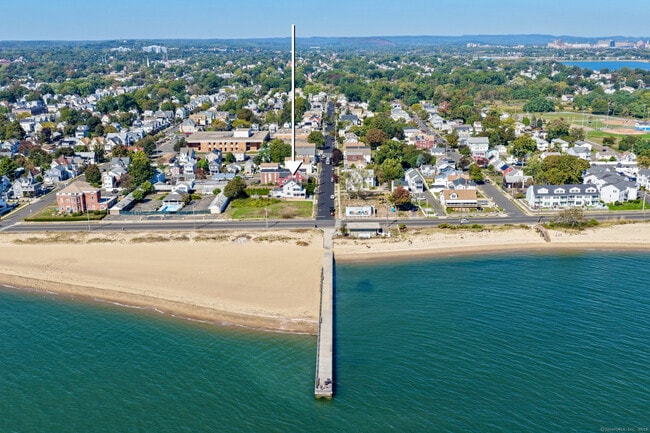 Building Photo - 12 East Ave